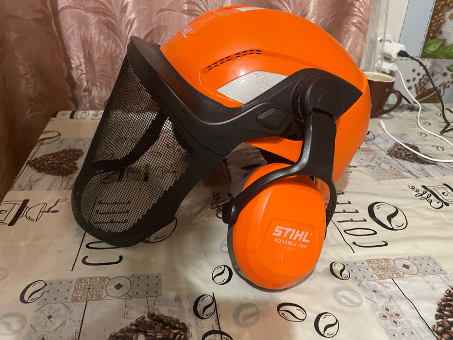 Шолом захисний з навушниками Stihl