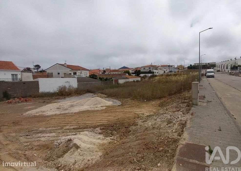 Terreno em Atouguia da Baleia de 159,00 m2