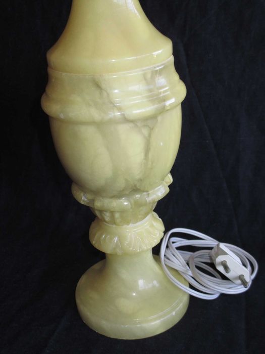 Candeeiro em pedra mármore eletrificado