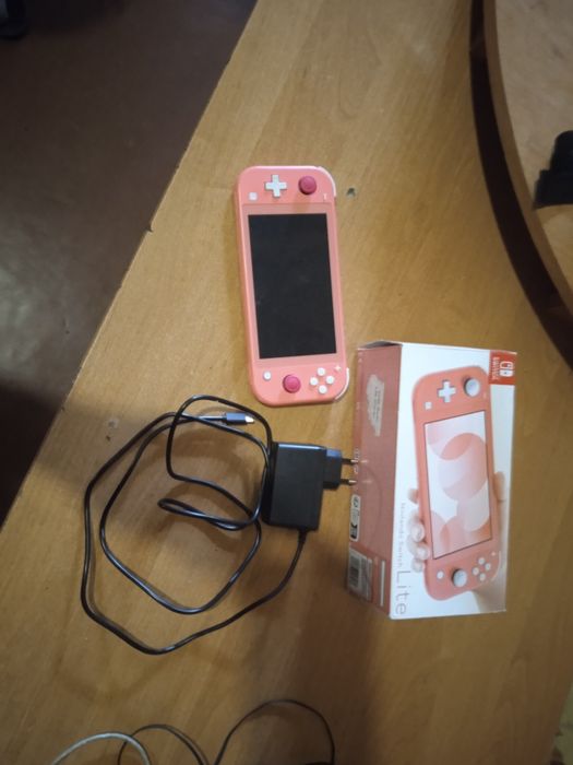 Продаю Nintendo lite