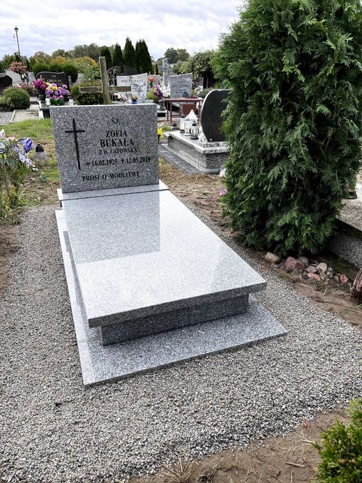 Nagrobek granitowy GRANICZNA BRYŁA