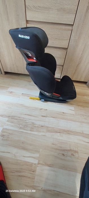 Fotelik samochodowy Maxi Cosi dla dziecka 15-36kg