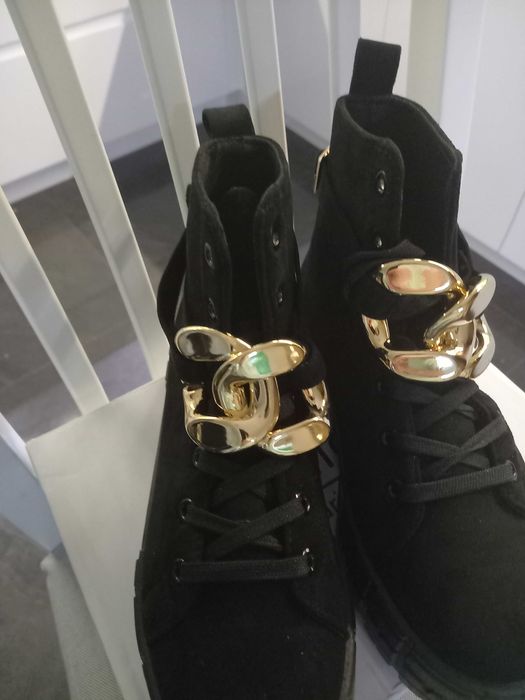Buty nowe na grubej podeszwie 37