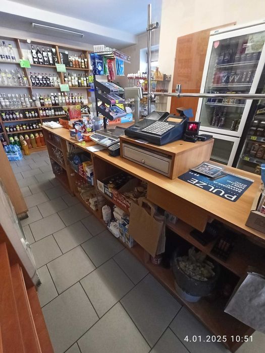 Regały sklepowe i lada sklepowa