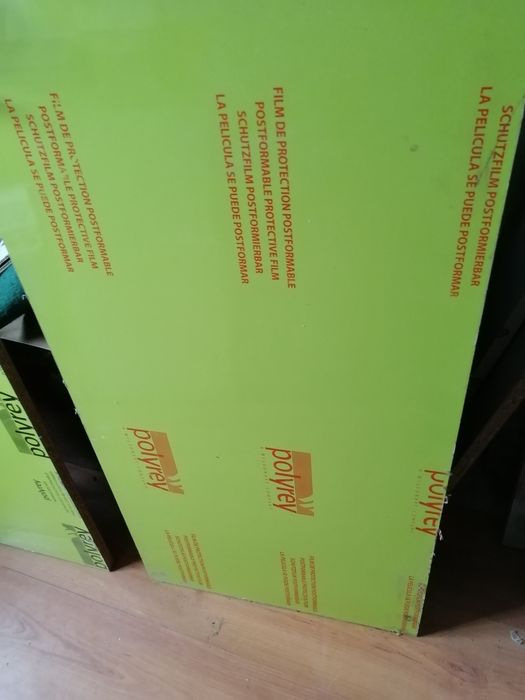 Placas de algumerado em verde Lima, e cinza.