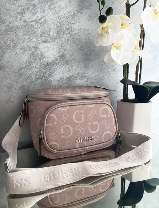 Nowa nerka crossbody Guess