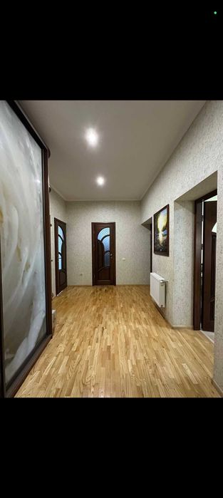 Продаж великогабаритної 3 кімнатної квартири