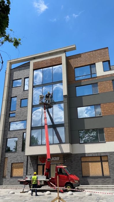 Клінінгові послуги миття вікон, фасадів , вітрин, висотні роботи