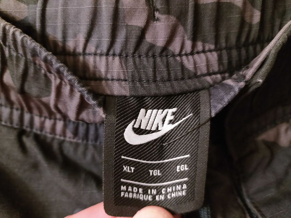Spodnie Nike rozmiar XL nowe z metką stan idealny