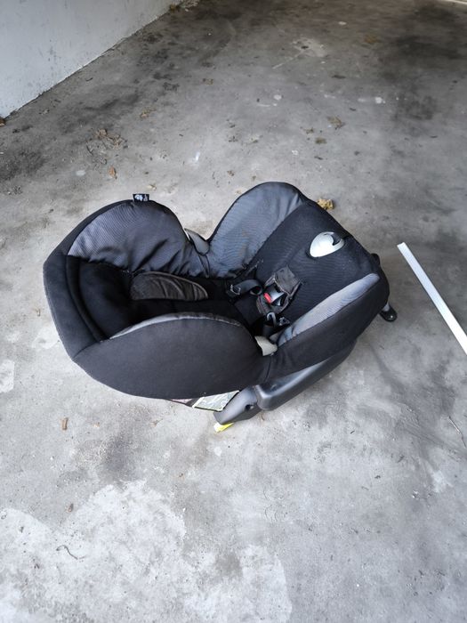 Fotelik do samochodu 9-18 kg ISOFIX+ mocowanie pasów + nóżka