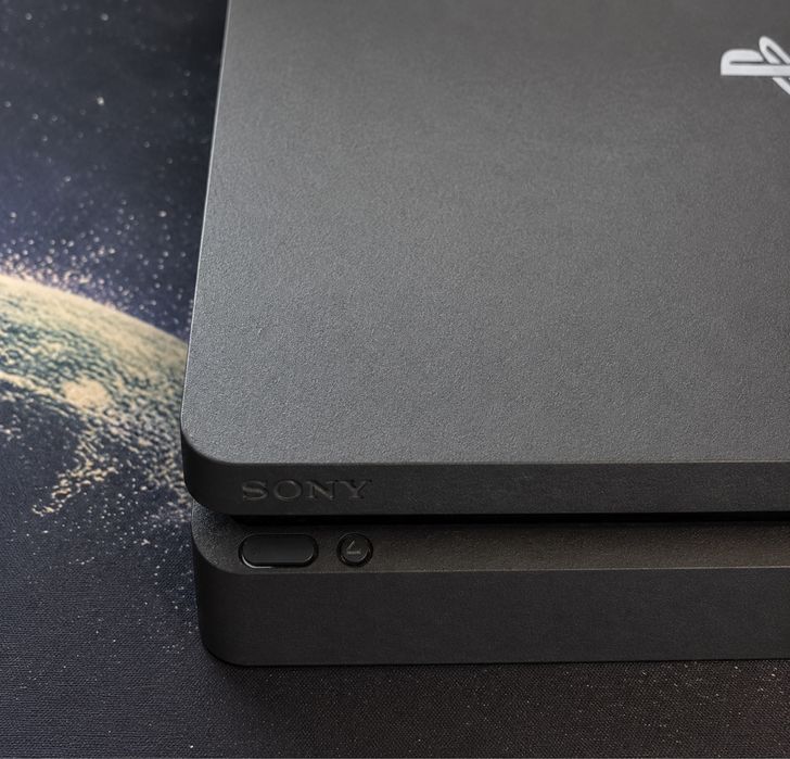 PlayStation 4 Slim