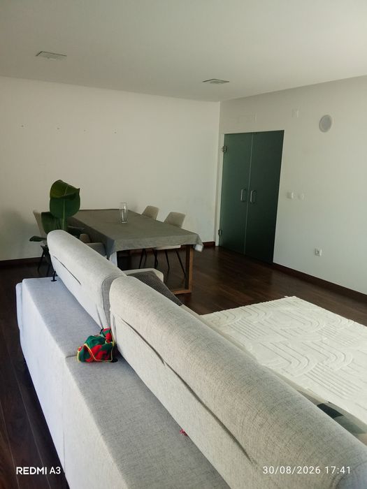Arrenda-se apartamento