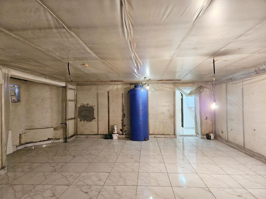 Продаж приміщення у прохідному місці. Сихів.