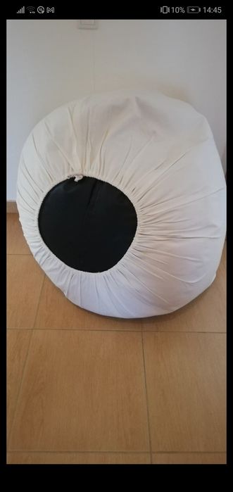 Puff preto ou branco (90x70x50)