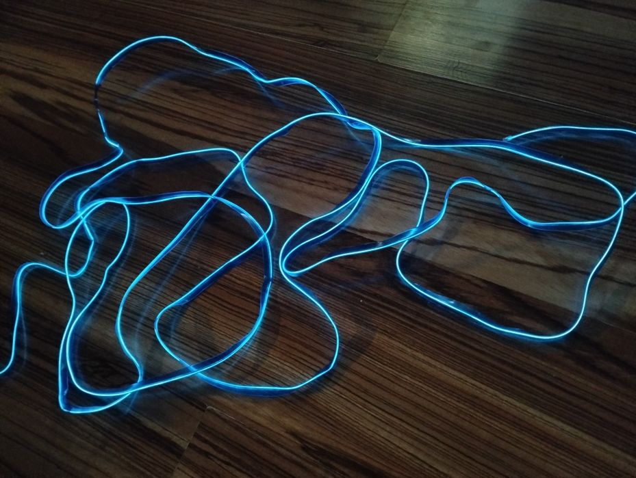 Świecaca żyłka LED pod USB