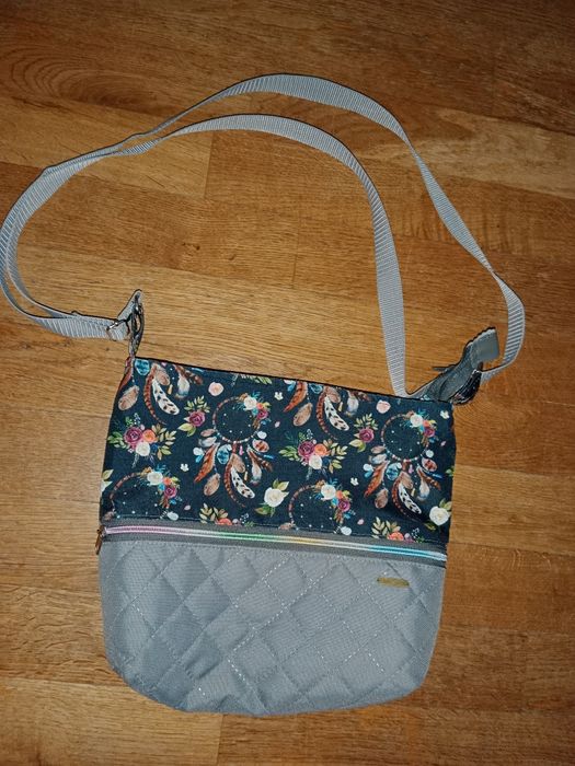 Torebka damska listoboszka motyw łapacze znów