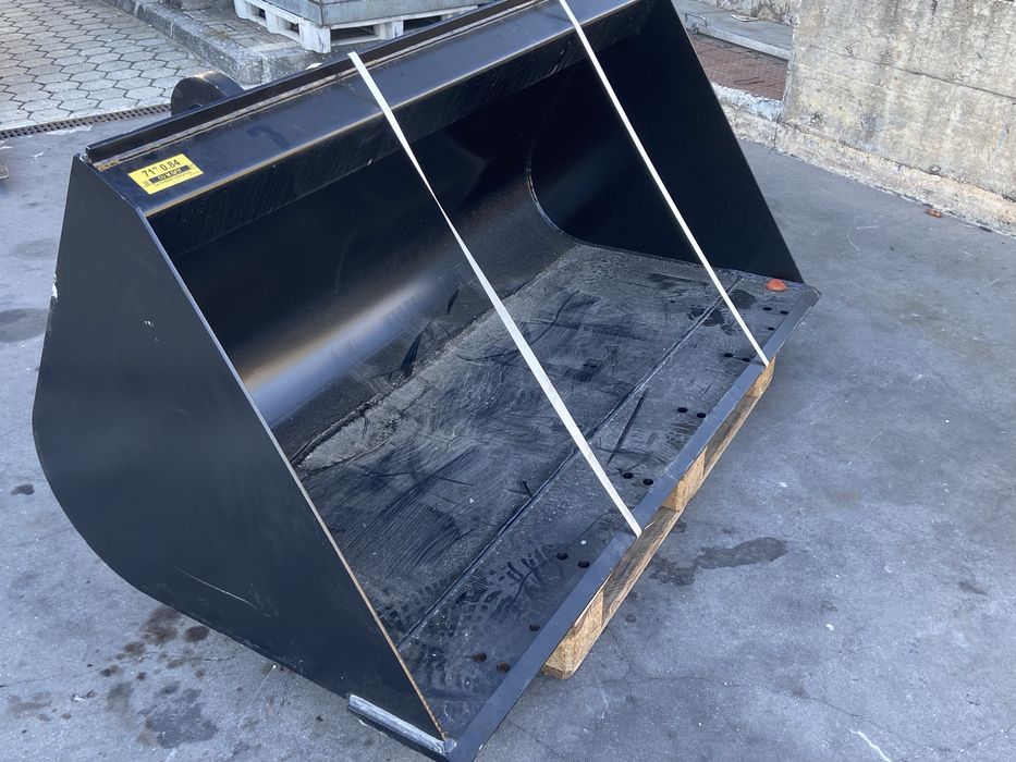 Balde Strickland 0,84 m3 JCB Q-FIT - Novo