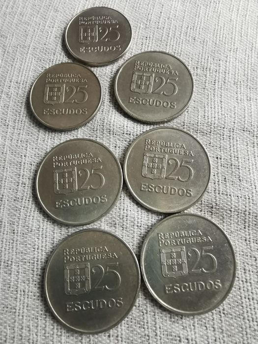 Moeda de 25 escudos- Liberdade Democracia