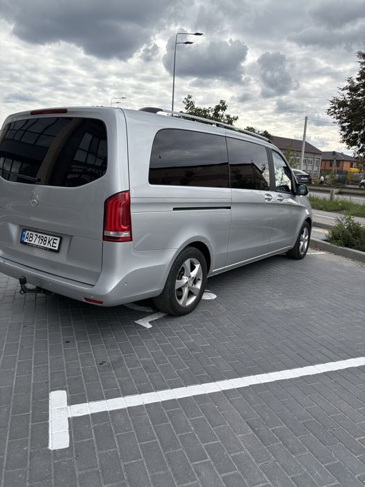 Автомобіль Mercedes- Benz
