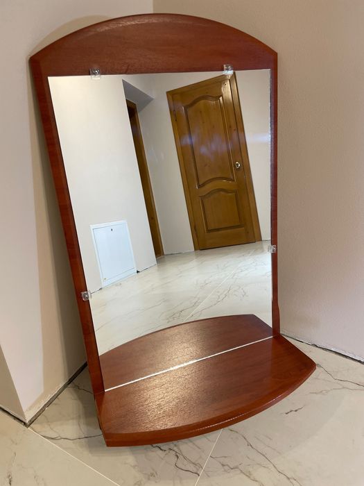 Дзеркало настінне