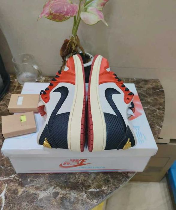 Jordan1RetroLowOGTrophyRoomRookieCardAway r.41