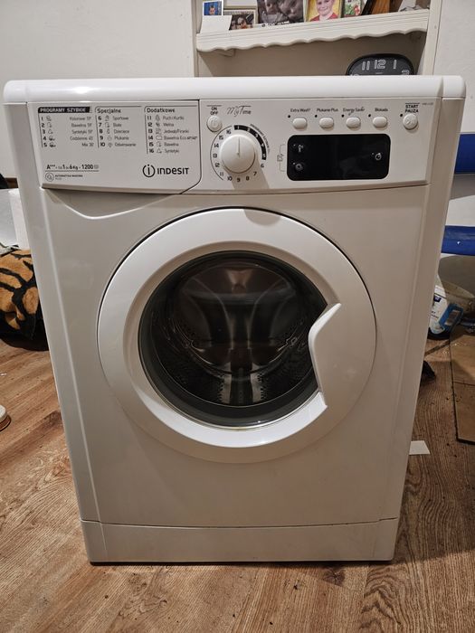 Sprzedam pralkę Indesit