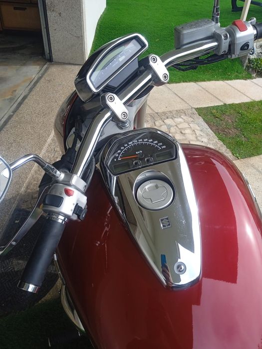 Mota Susuki Intruder 1800