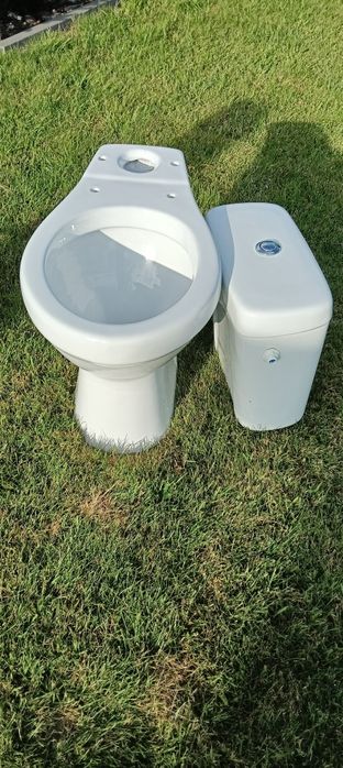 WC ze spłuczką wolnostojąca