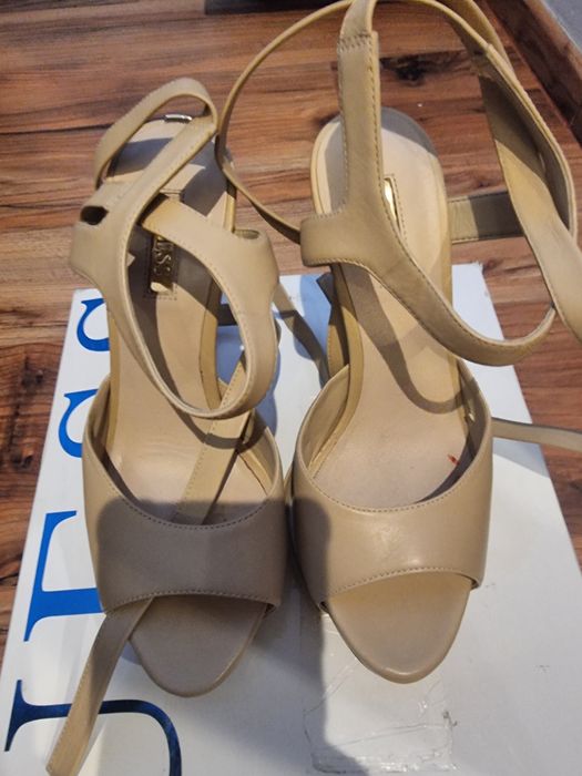 Buty Guess rozmiar 36