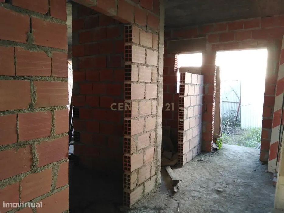 Casa em Construção em Alcains, Castelo Branco - 3 Quartos