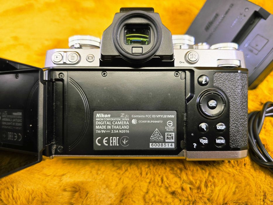 !РЕТРО-ДИЗАЙН! Nikon Z fc боді -- 8842 кадри --