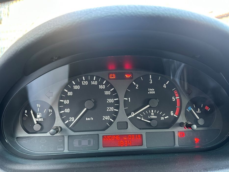 Vendo BMW 320 diesel.