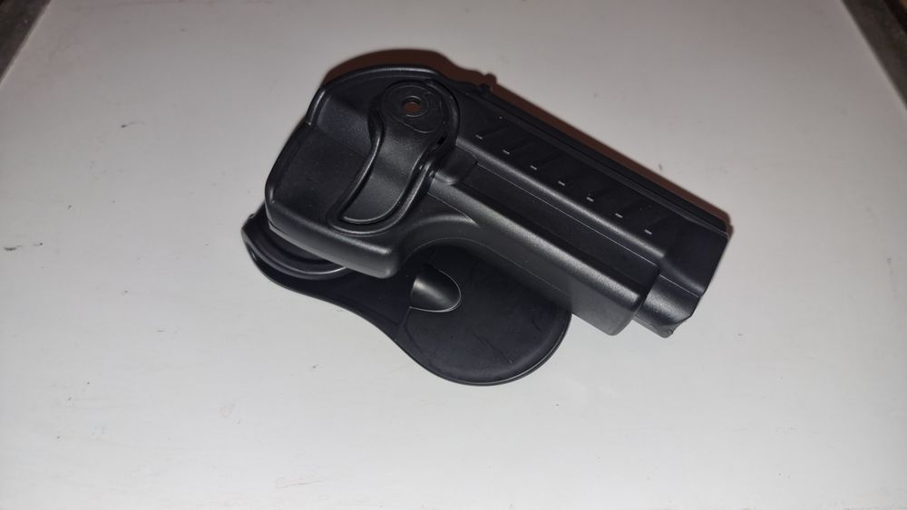 Kabura do Beretta M9, Nowa nie używana, praworęczna