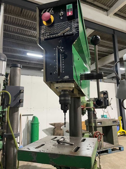 Engenho de furar EFI FA32 usado