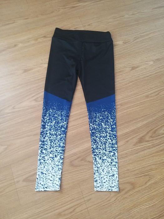 Vários modelos de calças