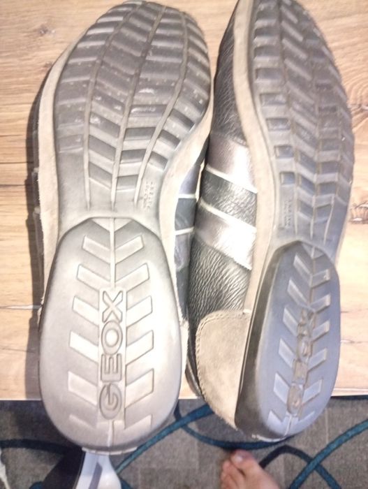 Продам кросівки Geox