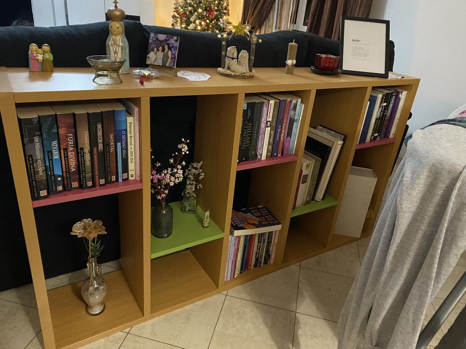 Conjunto de Quarto (cama, mesas cabeceira, secretária, estante)