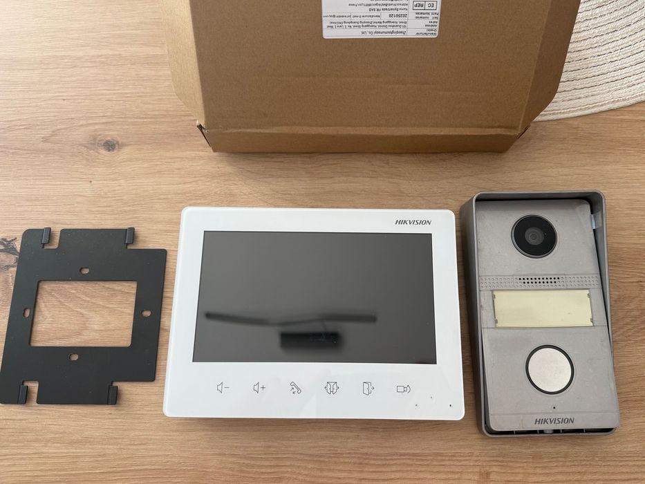 Wideodomofon Hikvision DS-KH1200 + DS-KV1101-ME2 – bardzo dobry stan