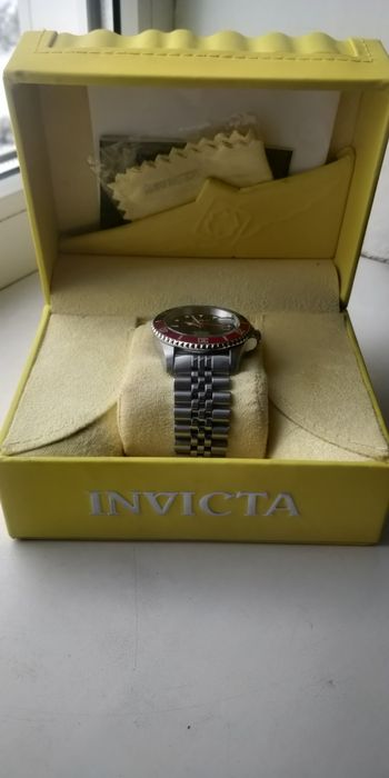 Продам часы Invicta