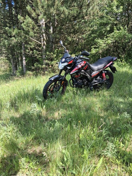 Продам мотоцикил спарк sp200r29 мот в ідеальному стані тільки є момент по ручках а так в цілому все добре.