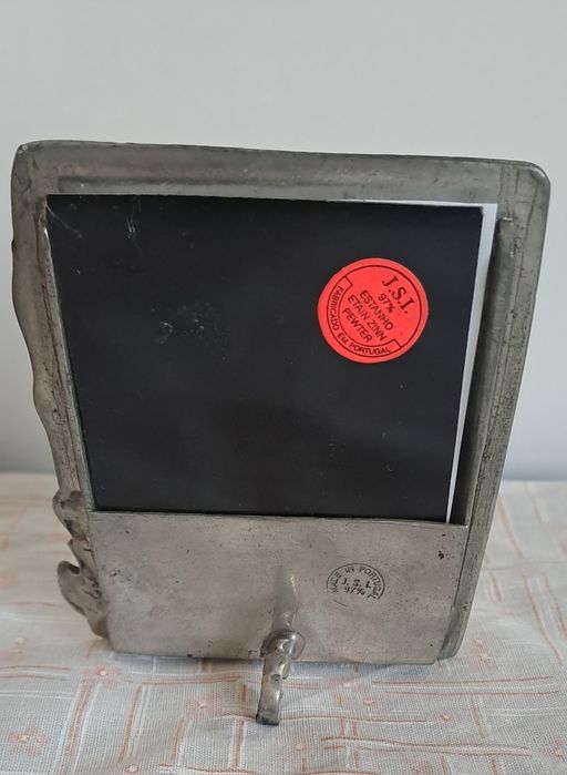 Moldura 
Estanho a 97%
Fabricante J. S. I. 
Feita em Portugal 
Anos 70