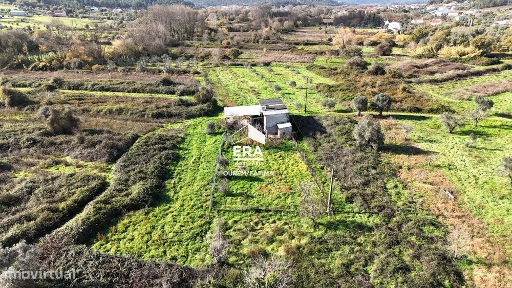 Terreno localizado em Rio de Couros — Rio De Couros E Casal Dos Bernardos, Santarém