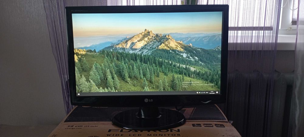 LG Flatron w2343s