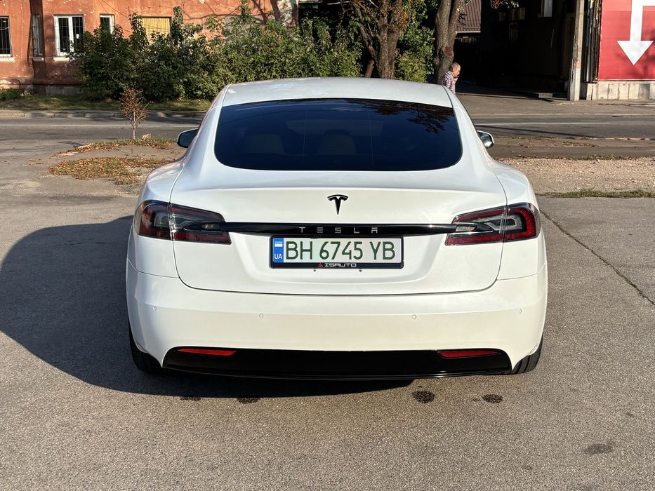 Tesla model S 75
