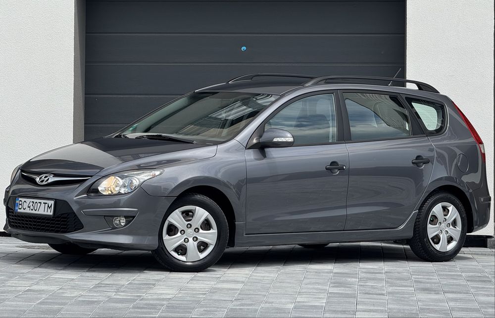 Продам Hyundai i30 2011 1.6 дизель Універсал у чудовому стані