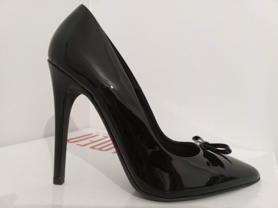 Szpilki/czòłenka czarne Kurt Geiger, r. 38