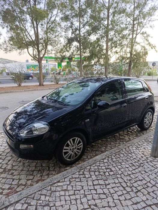 Fiat Punto 1.2 Easy | 2016 | 84.000 km | Gasolina | Caixa Manual | Waze & Maps | Câmara Traseira
