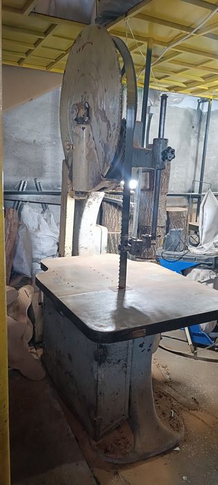 Лєнтопильний верстат по дереву