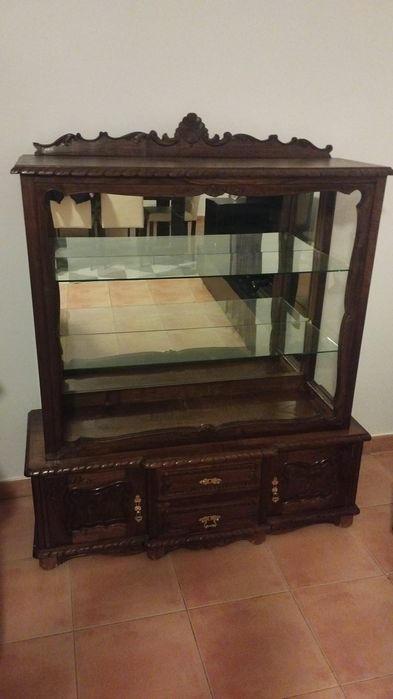 Vitrine antiga de madeira