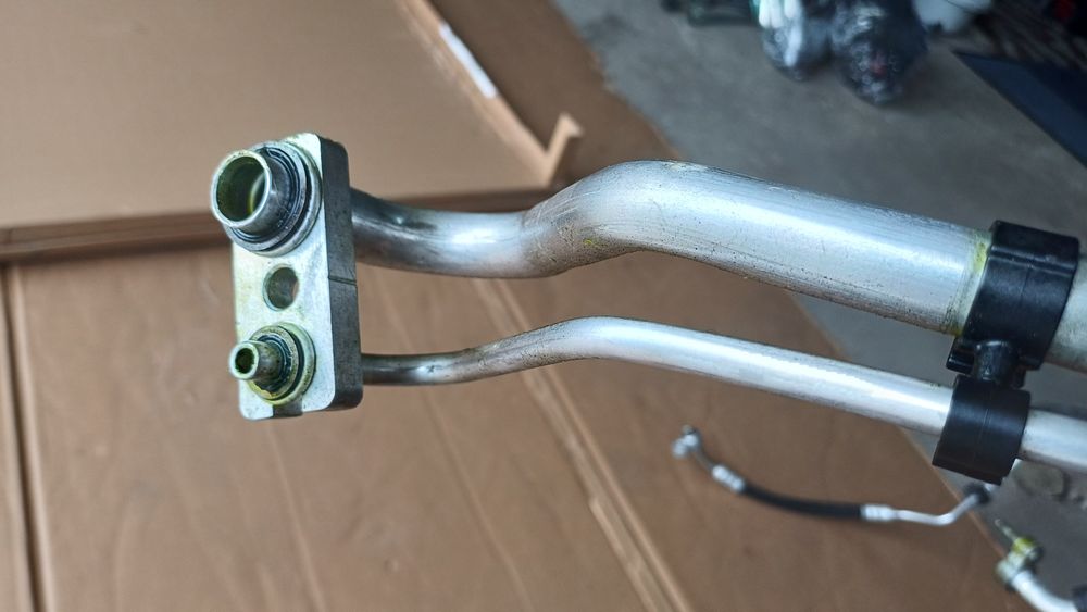 Rurka przewód klimatyzacji opel astra lV J  1.6 benzyna